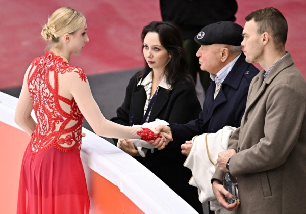 Минута отдыха Провалившаяся чемпионка России вернулась к Плющенко. Последний шанс спасти карьеру? Спорт 