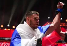 Минута отдыха Задушил соперника до потери сознания. Ученик Емельяненко победил под флагом России Спорт 