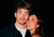 Минута отдыха Гонщик «Формулы‑1» Леклер сделал предложение своей девушке Спорт 